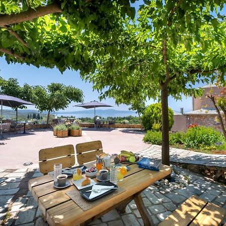 Iakovakis Suites & Spa Koropí Kültér fotó