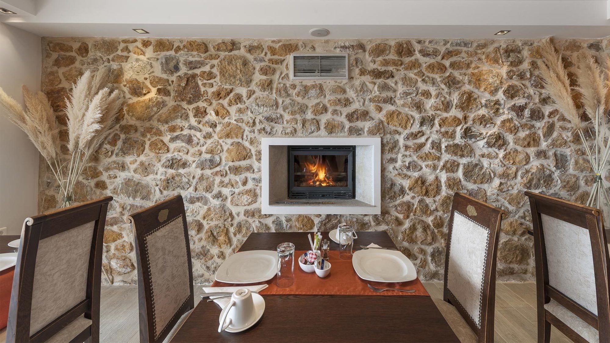 Iakovakis Suites & Spa Koropí Kültér fotó